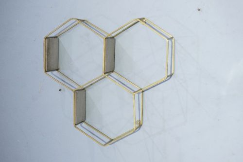 Metal Polished Hexagon Wall Rack, Color : Golden