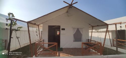 Cotton Luxury Safari Tent, For Camping, Technics : Machine Made