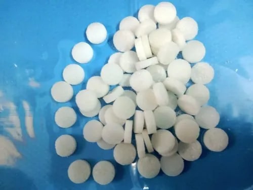 Round Camphor Tablets, Color : White