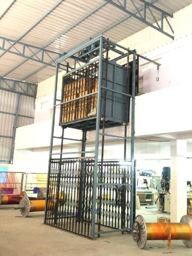 Hydraulic Lift, For Office, Complex, Loading Capacity : 5000-6000kg