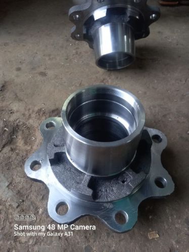 Alloy Steel Tractor Trolley Hub, Size : Standard