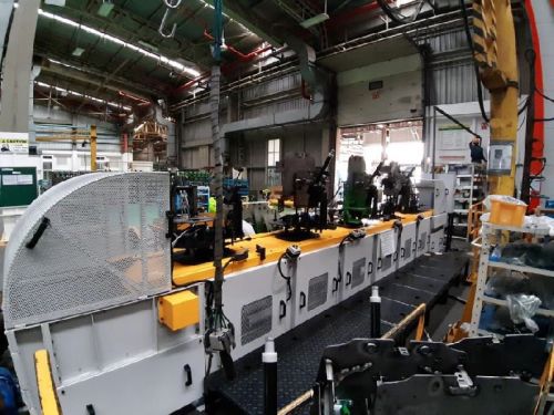 Console Assembly Line Slat Conveyor System, For Moving Goods, Voltage : 380V