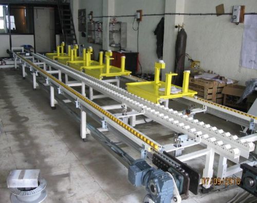 Powder Coated Semi Automatic Industrial Chain Conveyor System, For Moving Goods, Voltage : 380V
