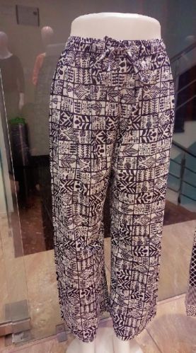 Reyon. Border Cotton Ladies Bottom Wear, Style : Bridal, Casual, Formal, Party, Wedding