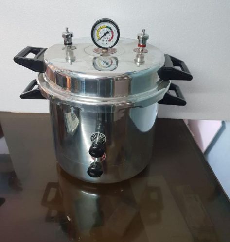 Polished Stainless Steel Portable Autoclave, For Laboratory Use, Voltage : 220V