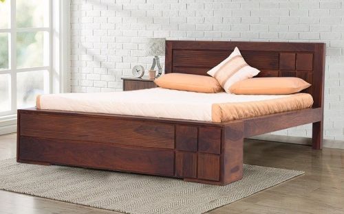 Polished Wooden Double Bed, Feature : Accurate Dimension, Easy To Place, High Strength, Termite Proof