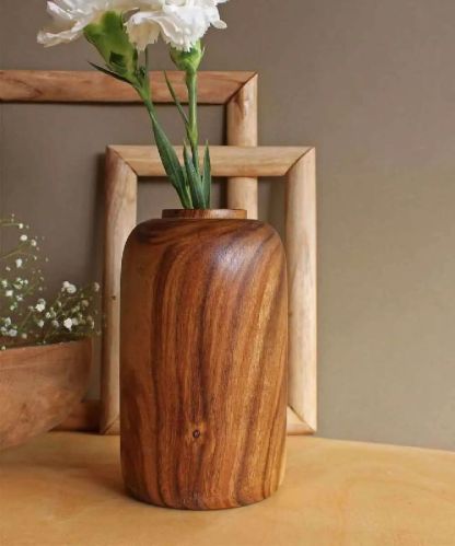 Polished Wooden Flower Vase, For Hotel Decor, Size : Multisize
