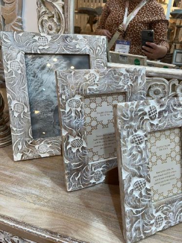 Muticolor Rectangular Non Polished Wooden Photo Frames, For Home, Hotel, Office, Size : Multisize