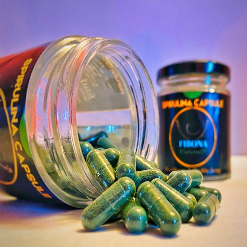 Pack Of 120 Spirulina Capsules, Packaging Type : Glass Bottle