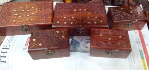 Rectangle Polished Rectangular Wooden Box, For Storage, Pattern : Carved