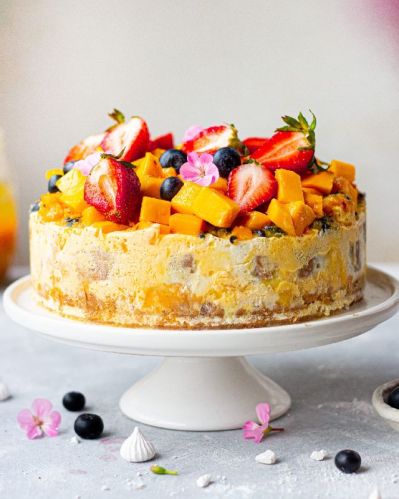 Mango Oreo Fruit Chocolate Cake, Shape : Round