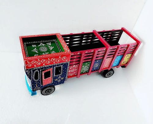 Polished Painted Wooden Crafts, For Gifting, Decoration, Size : Customisable