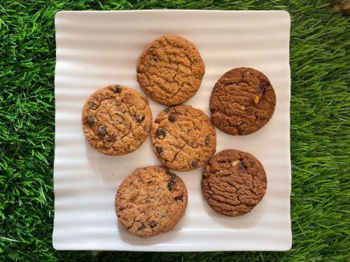 Crunchy Bisking Choco Chip Cookies, For Direct Consuming, Eating, Certification : FSSAI Certified