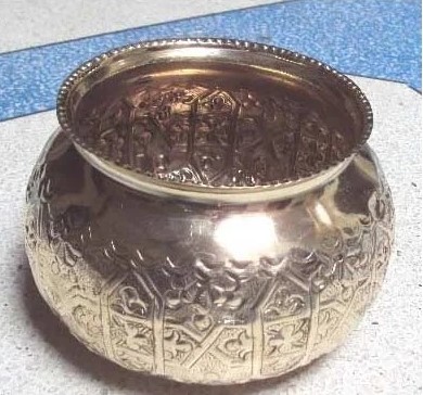 Round Polished Brass Pot, For Pooja, Serving, Size : Multisize