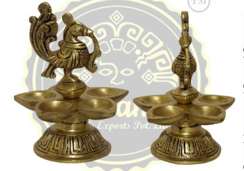 4.5 Inches Brass Oil Lamp, Style : Antique