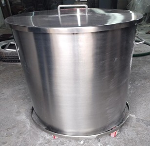 Generic Round Polished Stainless Steel Container, For Keeping Food Item, PHARMA LIQUID, Size : Multisize