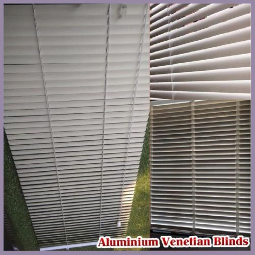 Aluminium Venetian Blinds, For Window Use, Feature : Anti Bacterial, Attractive Pattern, Good Quality