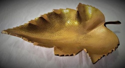 Metal Mellow Maple Leaf Platter, For Serving Use, Size : 17×13×2.3 Inch