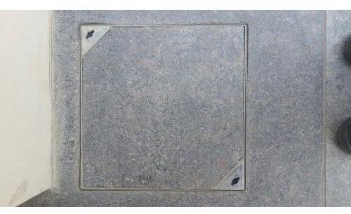 Zinc Hot Dipped Chamber Cover, Shape : Square