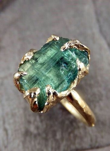 SGA Antique Gold Emerald Ring, Gender : Unisex