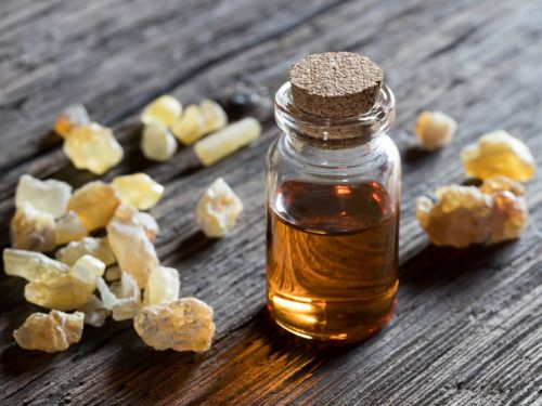 Indian Frankincense Essential Oil, For Aromatherapy, Medicine Use, Form : Liquid