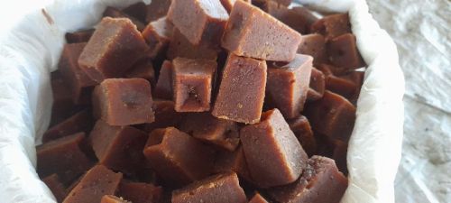 Sugarcane Natural Jaggery Cubes, For Medicines, Sweets, Tea, Packaging Type : Loose
