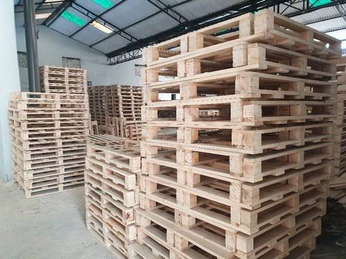 Non Polished Pine Wooden Pallets, For Industrial Use, Packaging Use, Exporting, Style : Double Faced