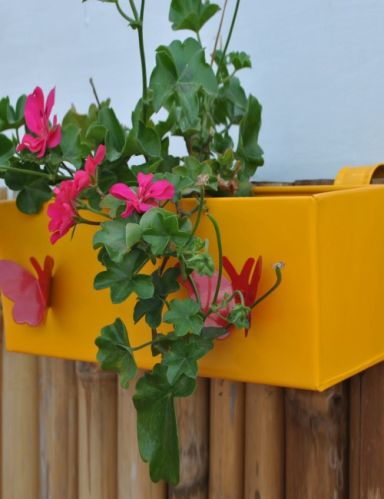 RAILING SQUARE BOX PLANTER