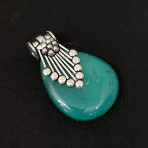 Gemstone Teardrop Pendant, Color : Peacock Green