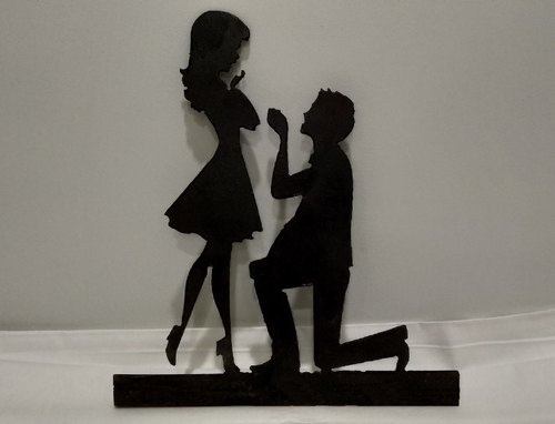 Veepee Engineers Mild Steel Proposing Couple Figurine, Color : Black