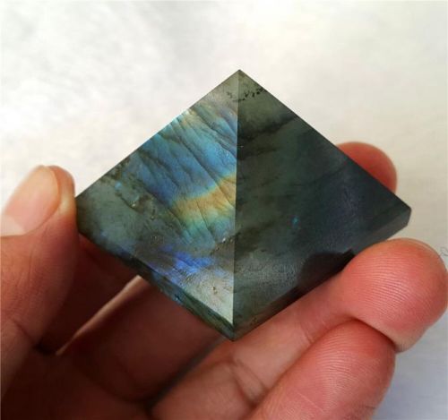 Labradorite Pyramid, Size : 2 Inch To 3 Inch