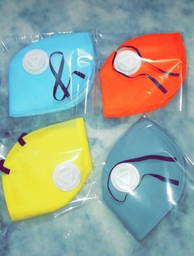 Non Woven Respiratory Face Mask, For Clinical, Food Processing, Hospital, Rope Length : 4inch, 6imch