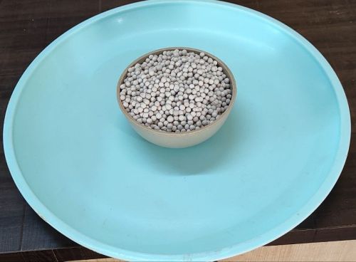 Zeolite Granules, Color : Creamy, Packaging Type : Poly Bags