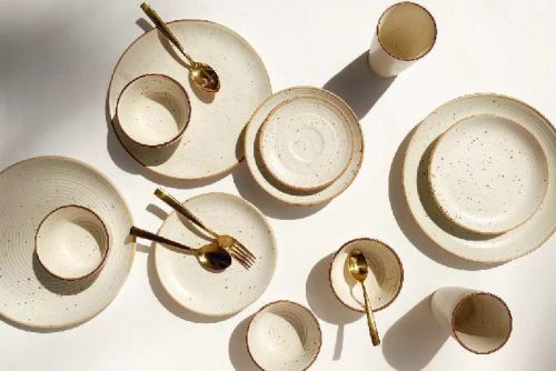 Ceramic Handmade Dinner Set, For Home Use, Hotels, Restaurant, Feature : Durable, Light Weight, Shiny Look