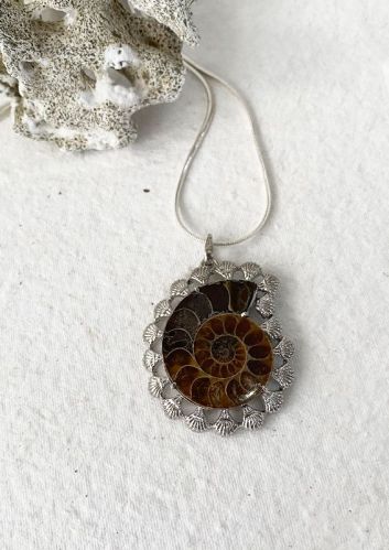 Ammonite Silver Pendant, Packaging Type : Wooden Box, Velvet Box, Plastic Packet, Plastic Box, Fabric Bag