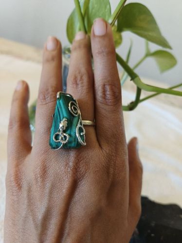 Polished Malachite Silver Ring, Feature : Eco Friendly, Eye Catching Look, Skin Friendly, Unique Design