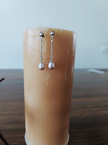 Single Drop Purple Pearl Silver Earrings, Specialities : Unique Designs, Perfect Shape, Fine Finishing