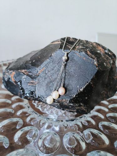 Three Pearl Silver Pendant, Packaging Type : Wooden Box, Velvet Box, Plastic Packet, Plastic Box