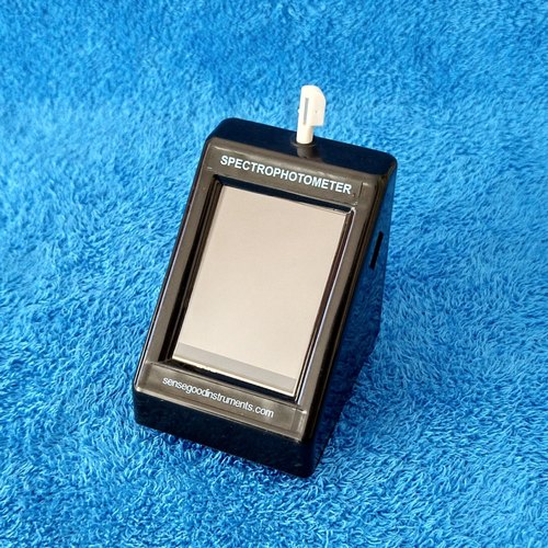TFT Touch LCD Display Portable Color Measuring Spectrophotometer For Color Management
