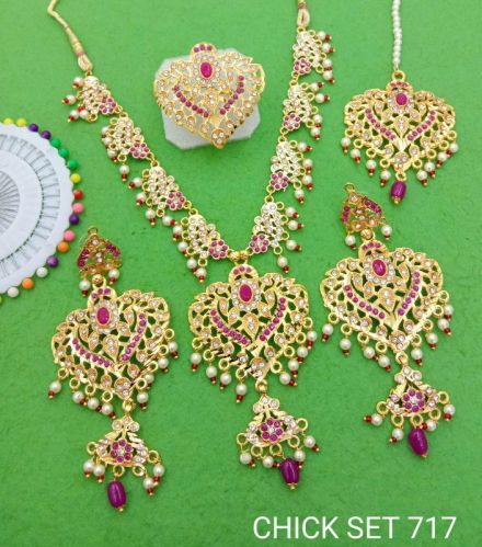 SP Imitation Polished 717 Chick Necklace Set, Purity : VVS1