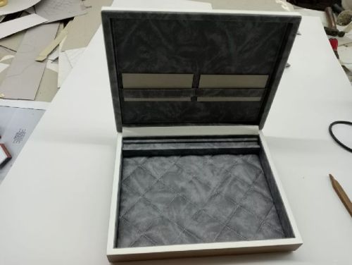 Plain Jewellery Boxes, Size : 250x250x100cm, 300x300x120cm, 50x50x20cm