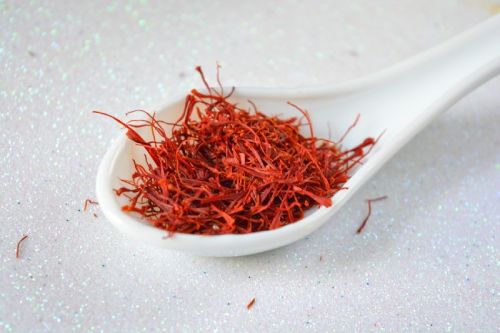 Vinayak Enterprise Organic Red Saffron, Form : Thread, Powder