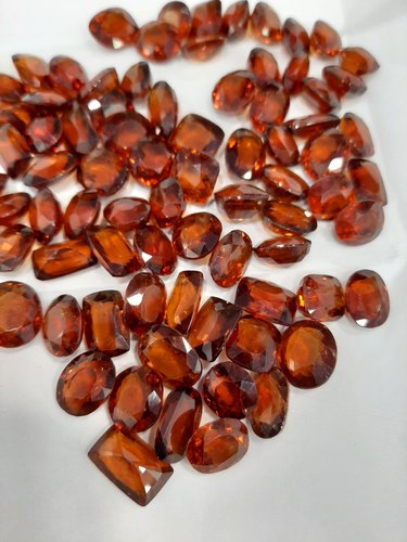 Oval Polished Ceylon Hessonite Gomed Gemstone, Feature : Shiny Look, Attractive Look