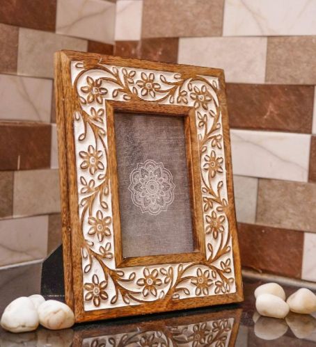 Carved Wooden Photo Frame, Feature : Attractive Design, Fine Finishing, High Quality