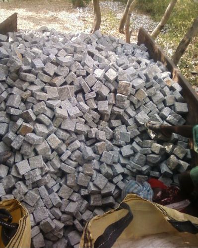 Square Bush Hammered Granite Cobblestone, Color : Grey