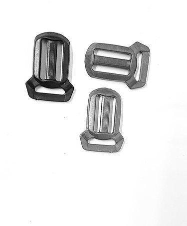 SPF 15-20gm Plastic Tri-Glide Slide Buckle, Shape : Rectangular