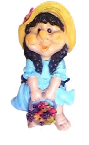 Polyresin Beautiful Gnome Girl Statue, Color : Multi-colored