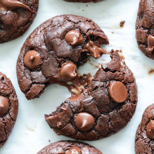 Miss Khari Round Crunchy Chocolate Cookies, For Direct Consuming, Feature : Easy To Diegest, Nutritional