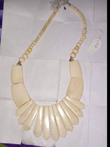 Plain Polished Wooden Necklace, Occasion : Casual Wear