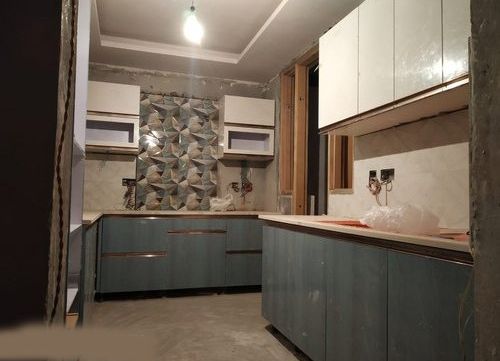 Glossy Plywood Modular Kitchen, For Home, Hotel, Feature : Attractive Designs, Quality Tested